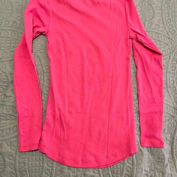 Crown and Ivy Pink Scoop Neck Long Sleeve Tee XS - Picture 2 of 5